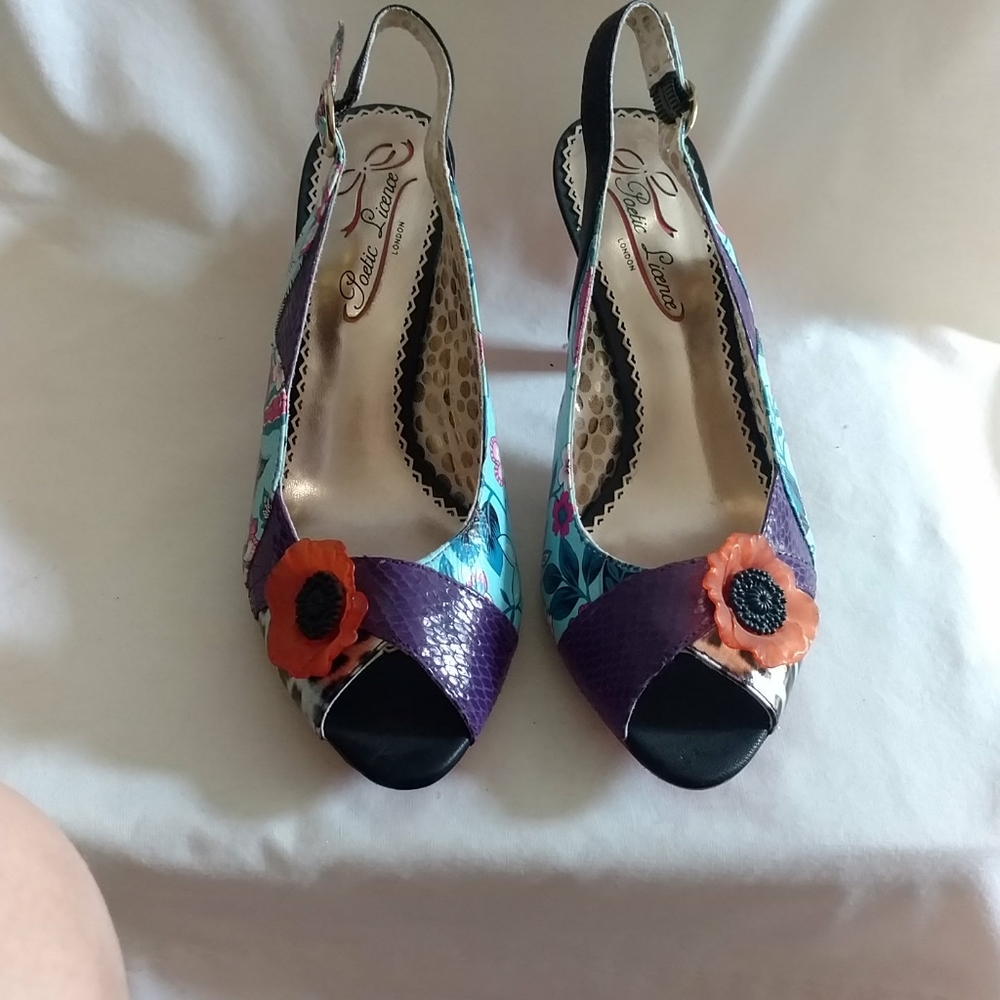 Poetic License  Passion Fruit size 7